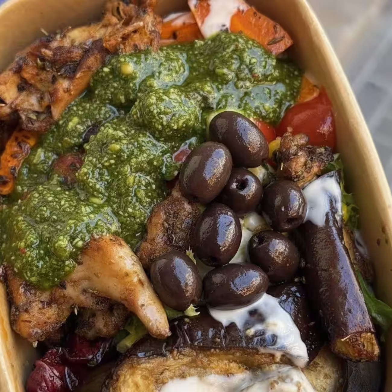 bol mediterraneo pesto